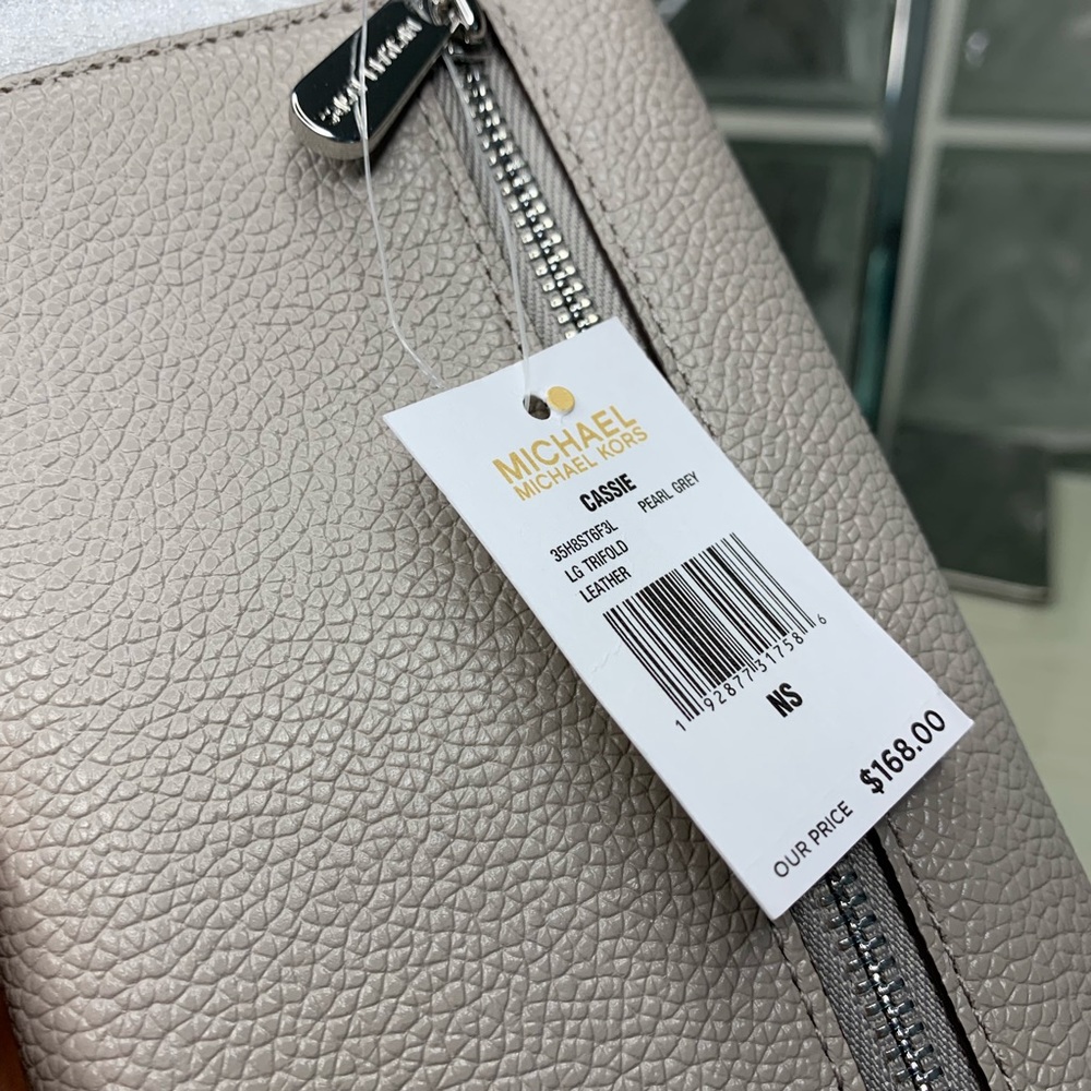NWT❗️ Michael Kors Wallet Pearl Gray / Silver - Picture 3 of 5